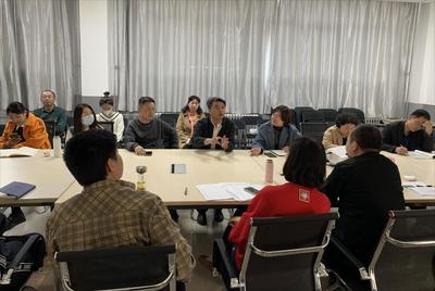 美術(shù)學(xué)院召開校企合作交流研討會 促進(jìn)文化藝術(shù)交流活動